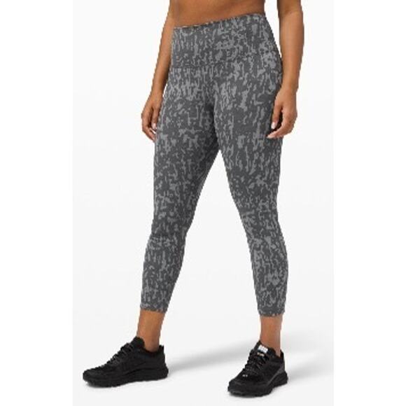 Lululemon Pants - Wunder  Train High Rise Tight Gray Print 25”.  Mint condition no pilling